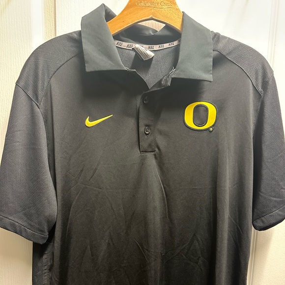 Nike's men shirt  M/ NWOT - Picture 1 of 3